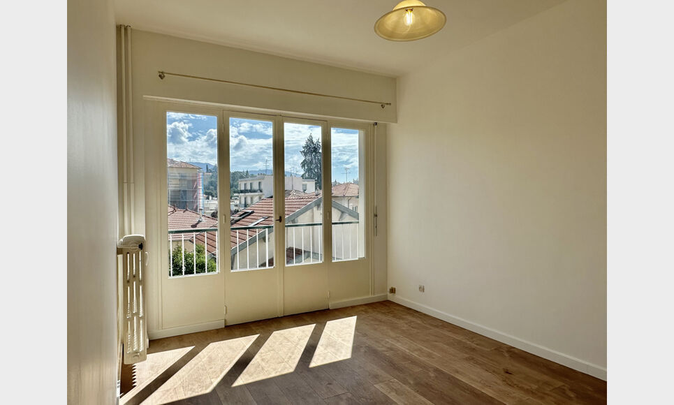 Appartement 2 pi&egrave;ces - Quartier des Po&egrave;tes : Photo 1