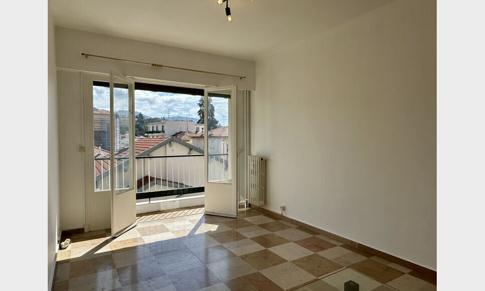 Appartement 2 pi&egrave;ces - Quartier des Po&egrave;tes : Photo 4