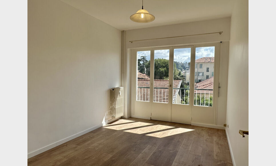 Appartement 2 pi&egrave;ces - Quartier des Po&egrave;tes : Photo 5