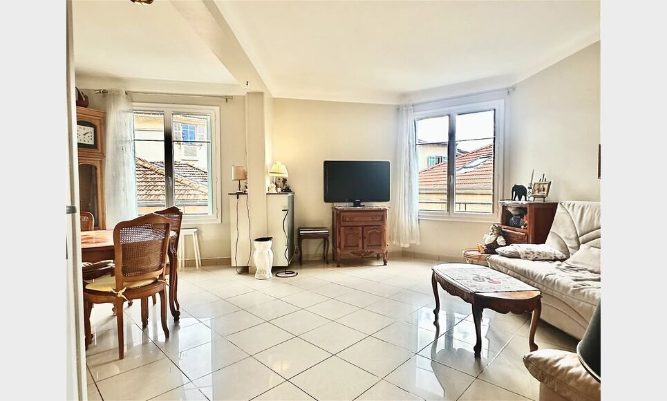 Appartement 2 pi&egrave;ces - proche Parc  Chambrun : Photo 3