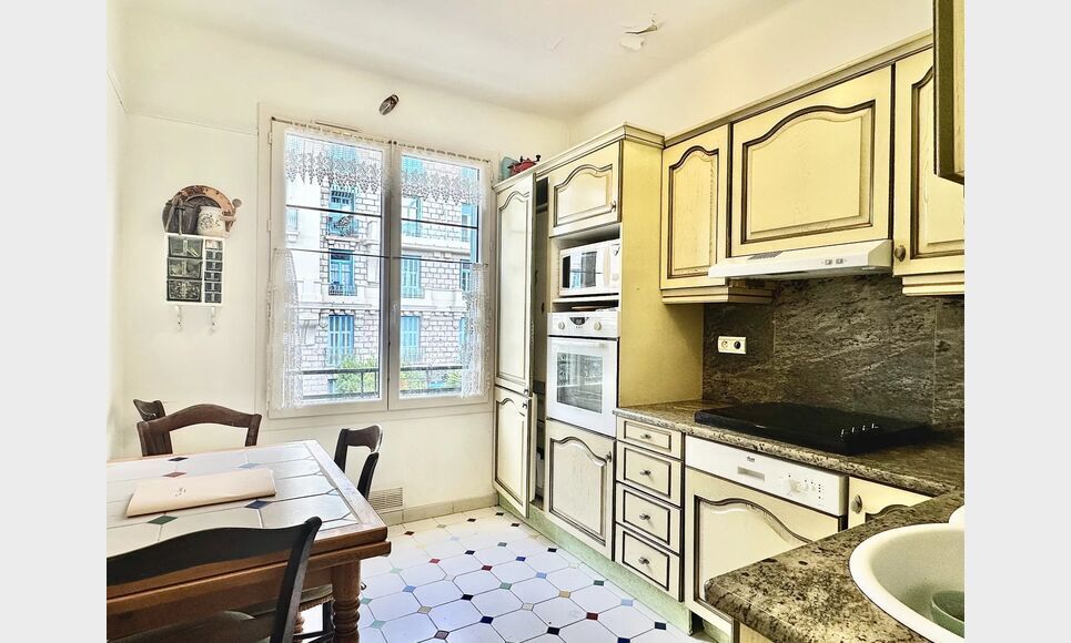 Appartement 2 pi&egrave;ces - proche Parc  Chambrun : Photo 8